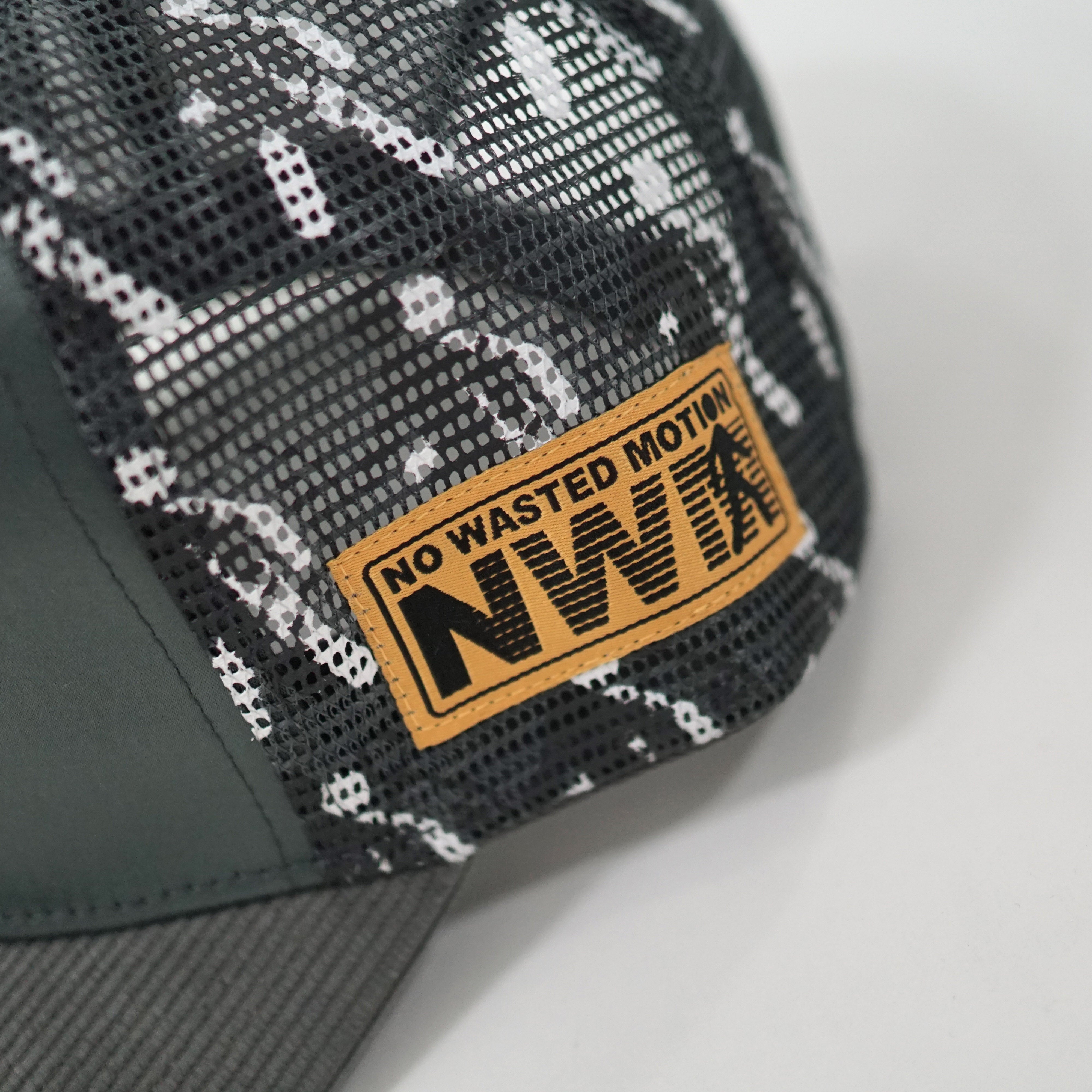 NWM: Rouge Runner Trucker Grey